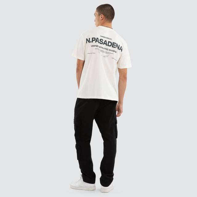 Model wears Leuco Classic Tee Tofu T-Shirts Black – image 2