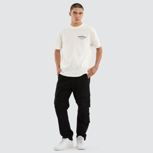 Model wears Leuco Classic Tee Tofu T-Shirts Black – image 5
