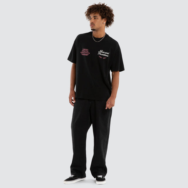 Model wears Nyssa Raptor Tee Anthracite Black T-Shirts Black – image 5