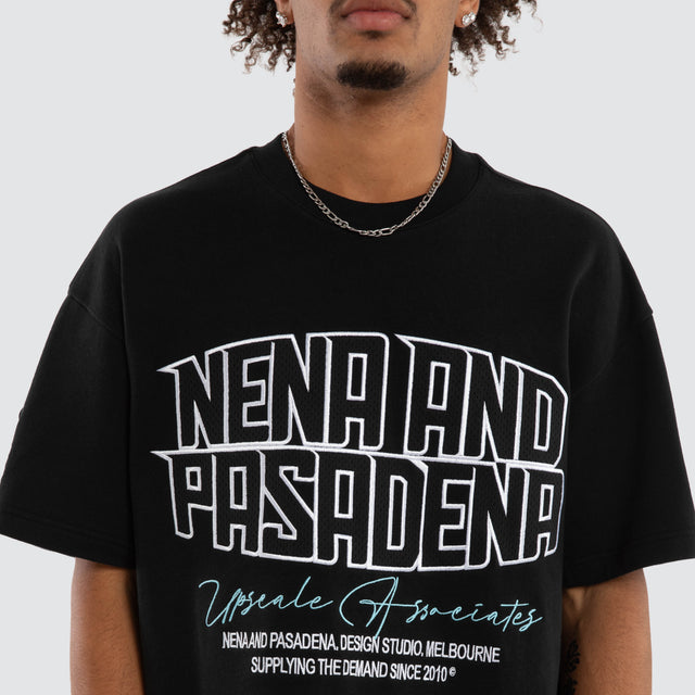 Model wears Ashlon Loopback Raptor Tee Anthracite Black T-Shirts Black – image 3
