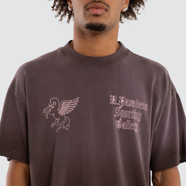 Model wears Heritage Raptor Tee Sunbleached Bracken Brown T-Shirts Brown – image 3