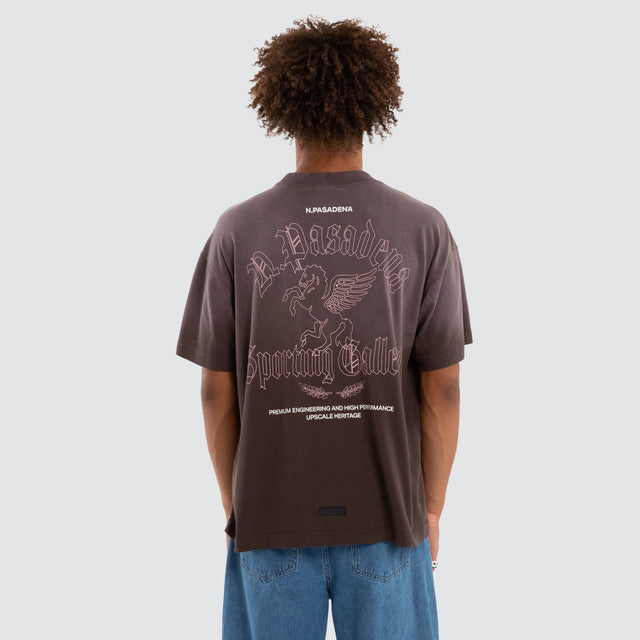 Model wears Heritage Raptor Tee Sunbleached Bracken Brown T-Shirts Brown – image 2