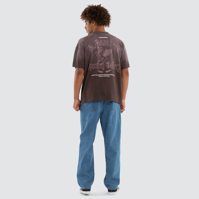 Model wears Heritage Raptor Tee Sunbleached Bracken Brown T-Shirts Brown – image 4