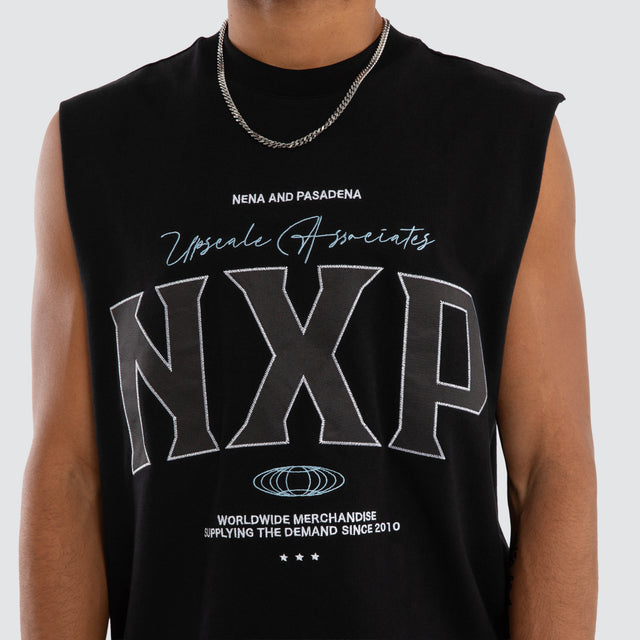 Model wears Vorthyx Raptor Muscle Jet Black Muscle Tees Black – image 2