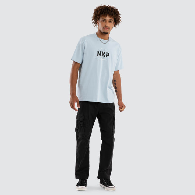 Model wears Gwen Classic Tee Skyway T-Shirts Blue – image 5