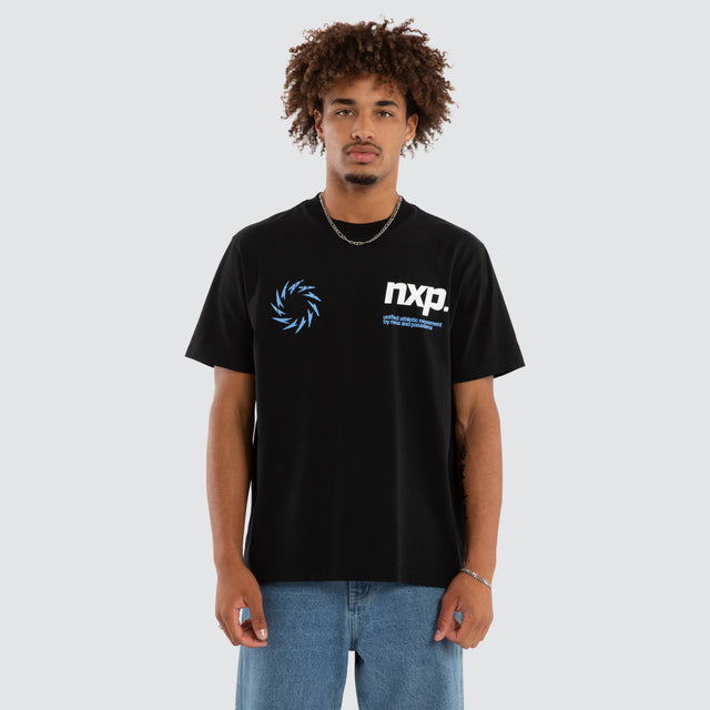 Model wears Quorix Classic Tee Jet Black T-Shirts Black – image 2