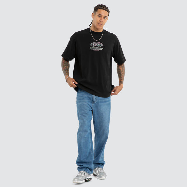 Model wears Rhythm Raptor Tee Anthracite Black T-Shirts Black – image 5