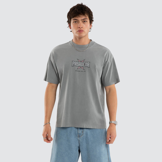 Model wears Duskmauve Box Fit Tee Grey T-Shirts in Grey - Image 2