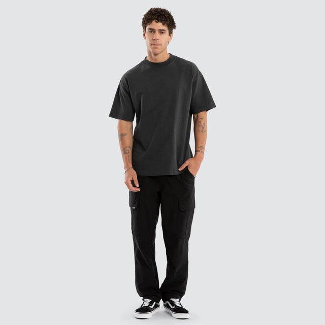 Model wears Delta EW Nylon Cargo Pant Black Pants Black – image 1
