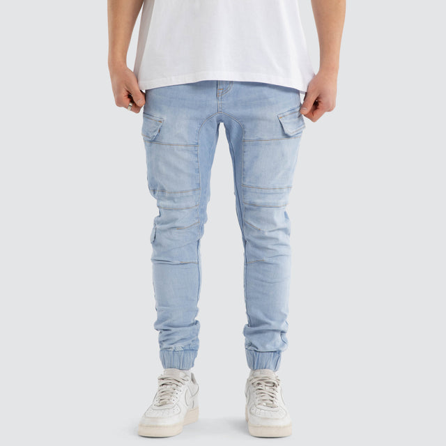 Model wears Ranger Jogger Paradise Blue Pants Blue – image 2