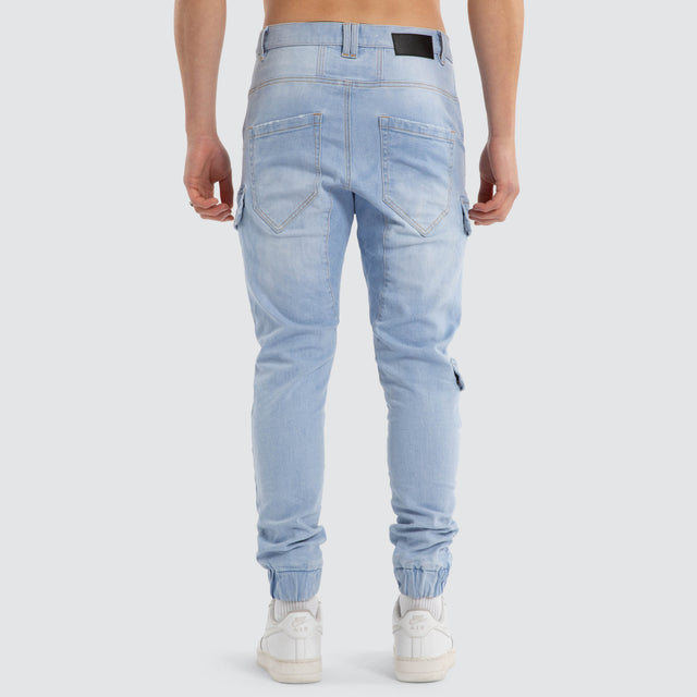 Model wears Ranger Jogger Paradise Blue Pants Blue – image 3