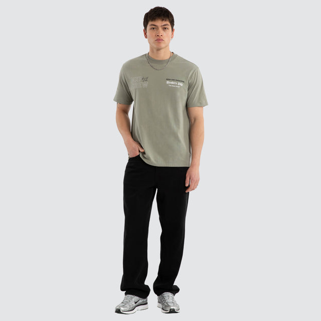 Model wears Alpha Classic Tee Shadow T-Shirts Grey – image 4