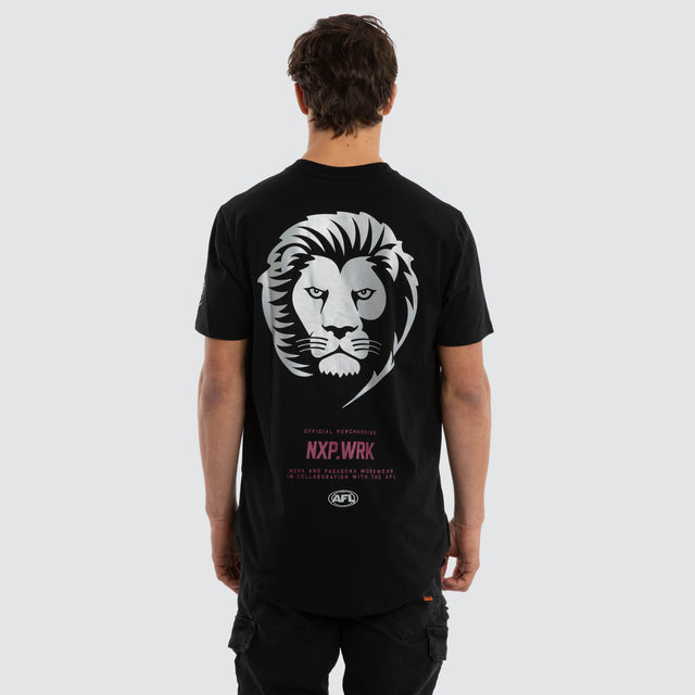 Model wears Brisbane Lions Legal Tee Jet Black T-Shirts in Black - Image 2