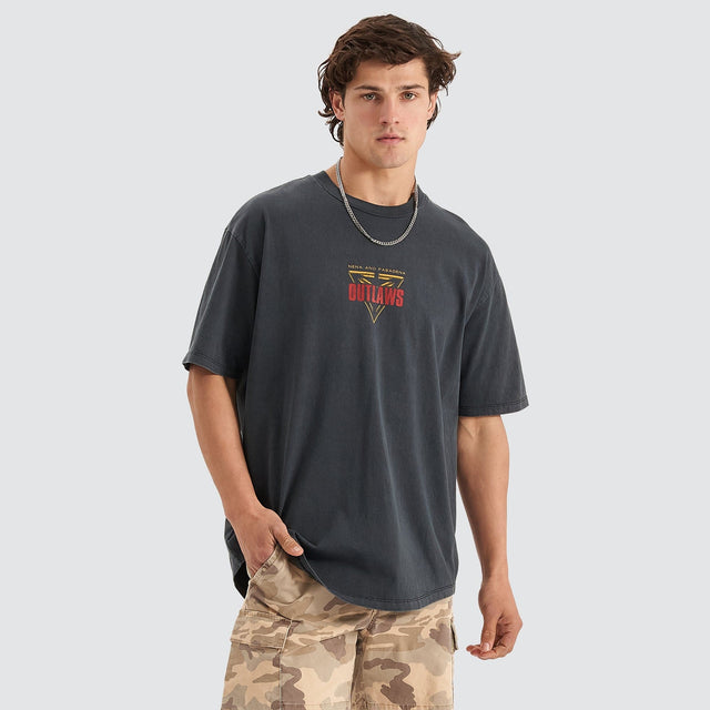 Outlaws Heavy Box Fit Scoop Tee Pigment Anthracite Black