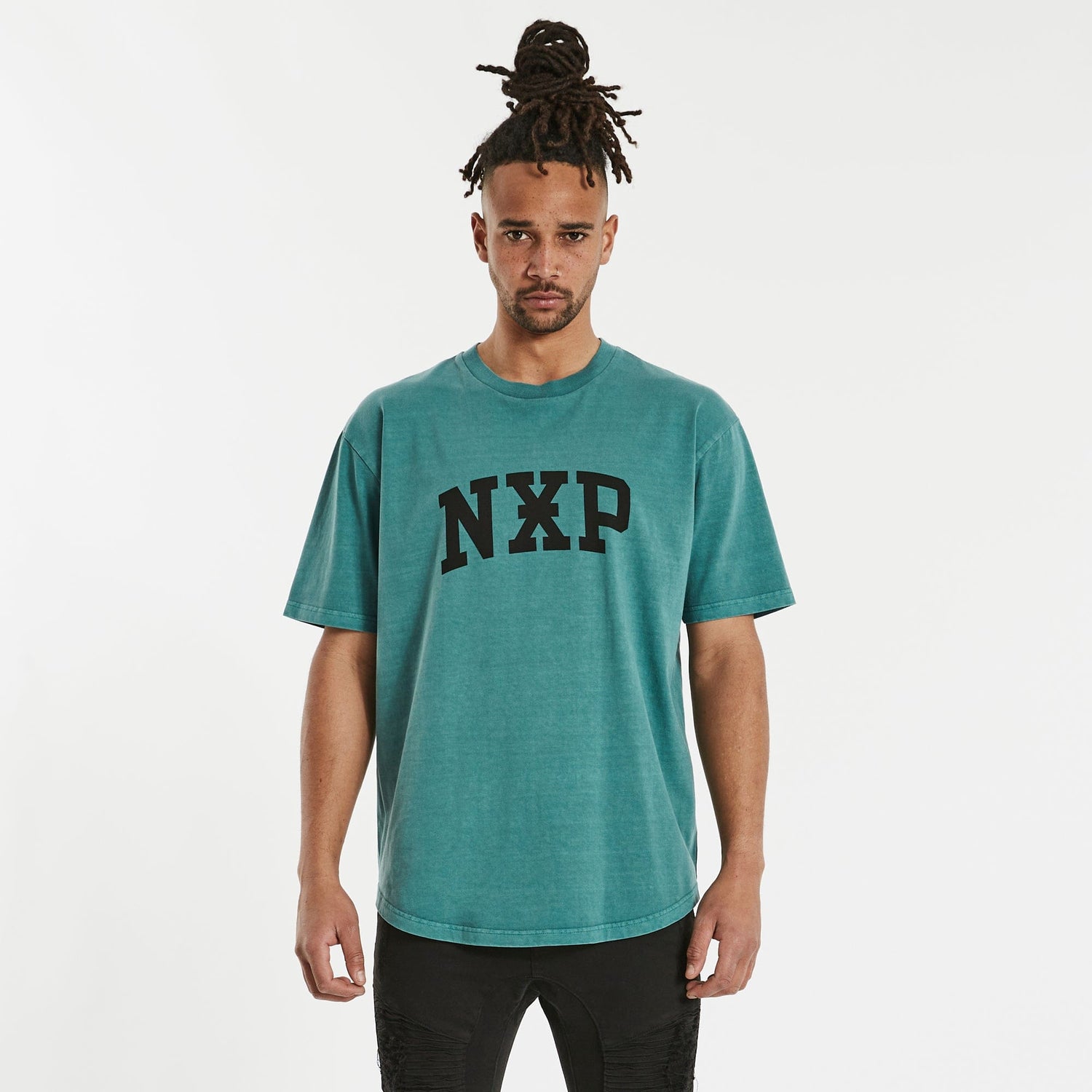 Conquered Box Fit Scoop T-Shirt Pigment Hydro Blue