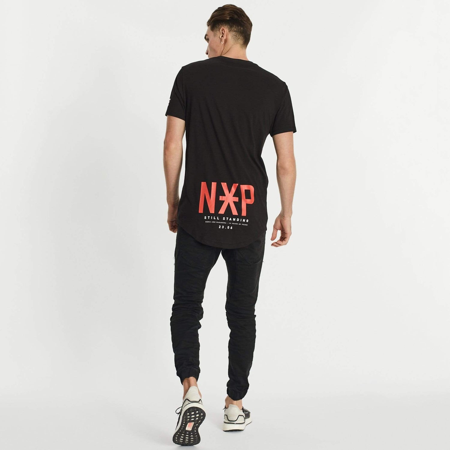 Endurance Cape Back T-Shirt Jet Black