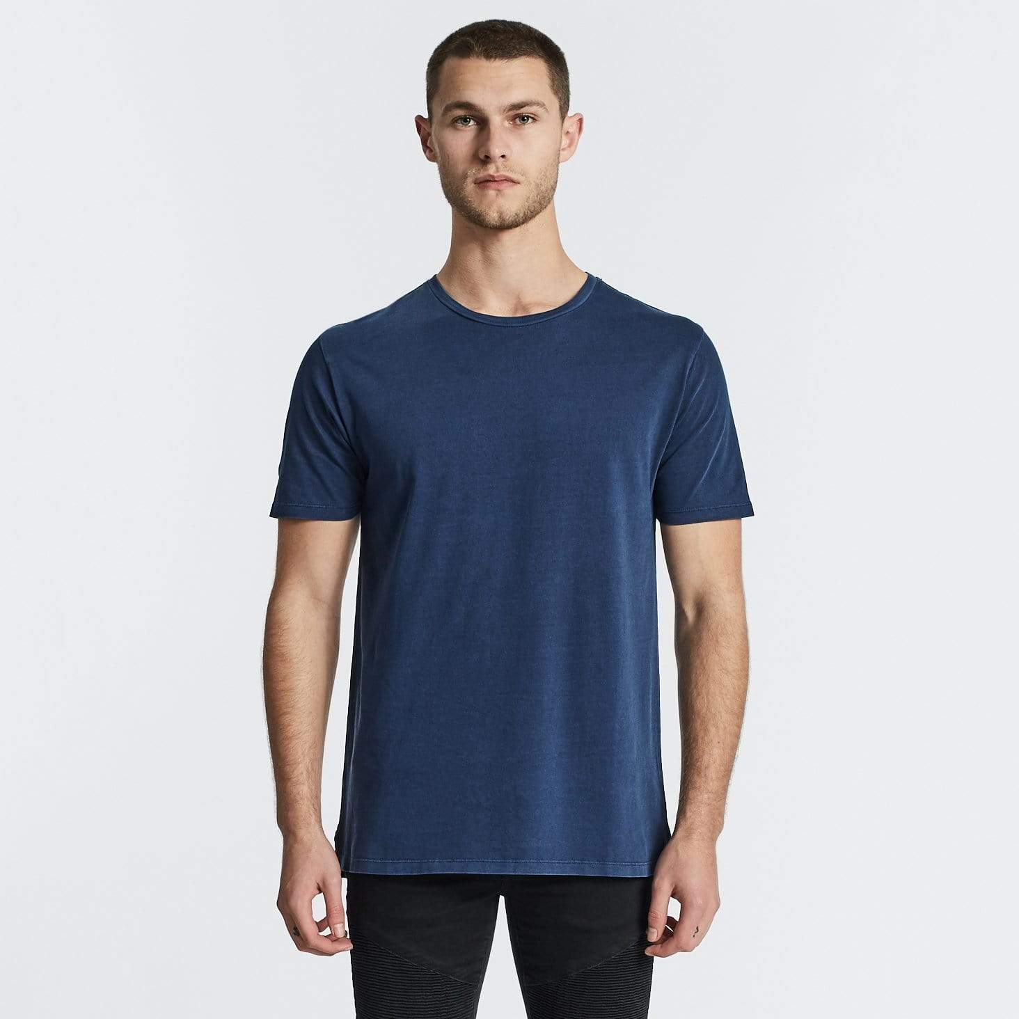 Hybrid Step Hem T-Shirt Pigment Navy