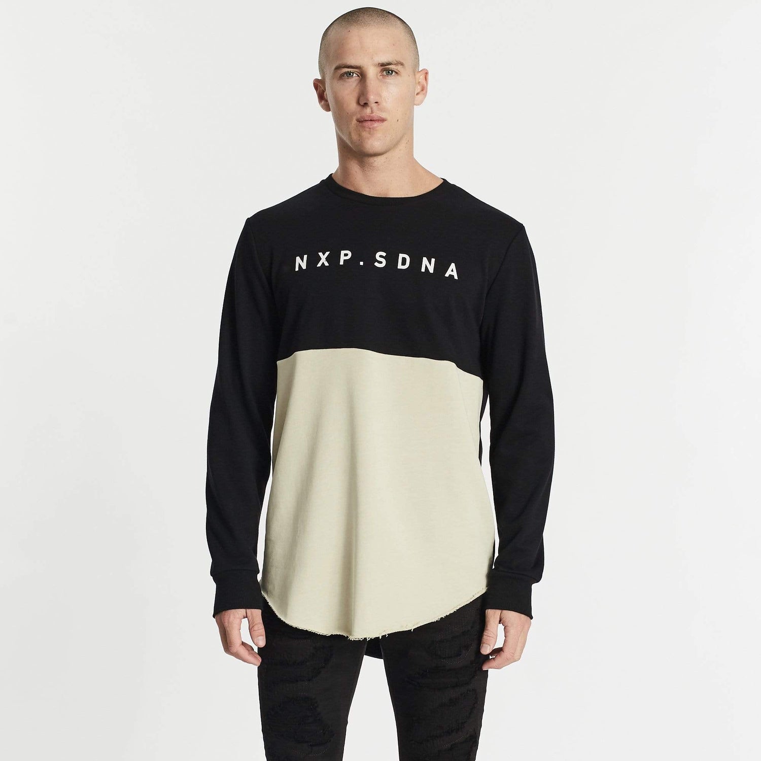 Restrained Dual Curved Jumper Jet Black/Sand