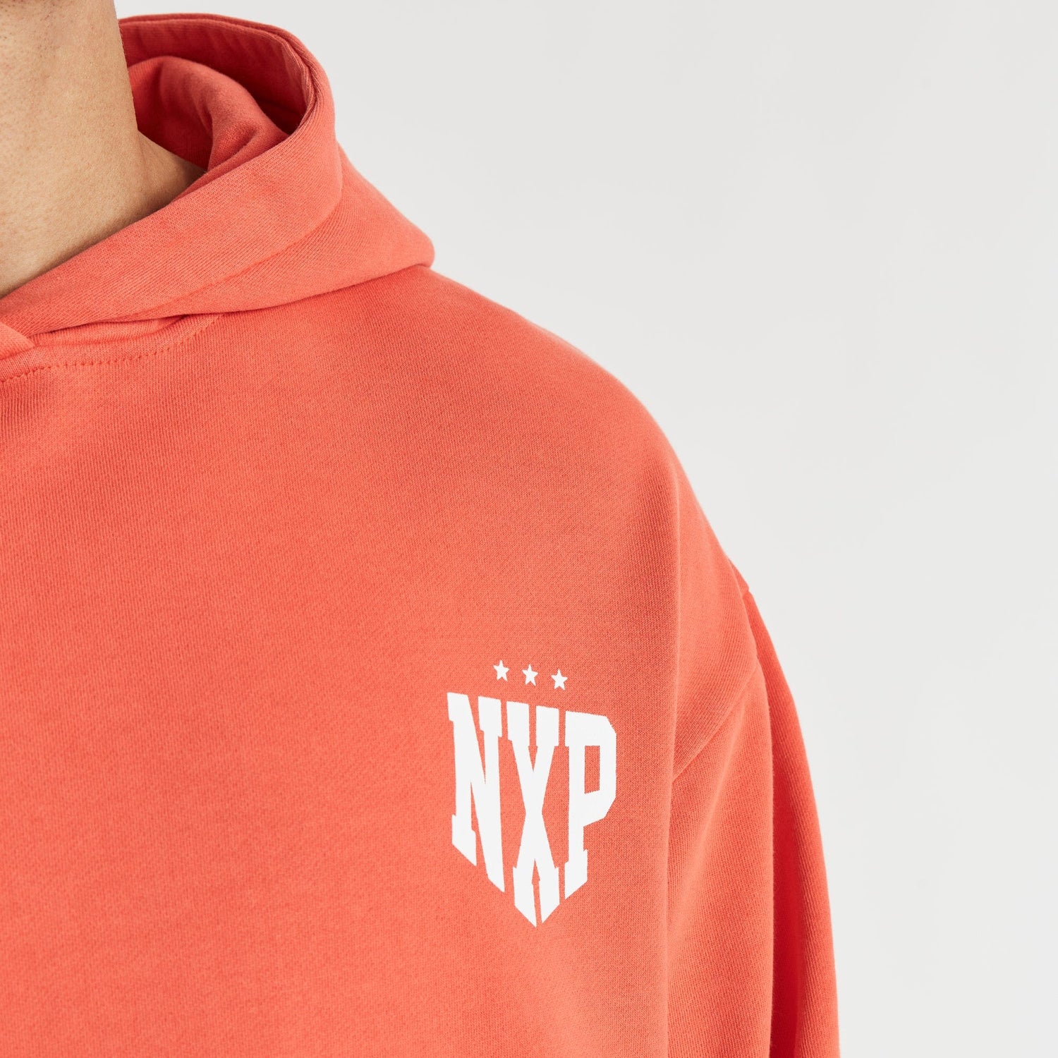 Tri-Star Relaxed Hooded Sweater Pigment Flame Red