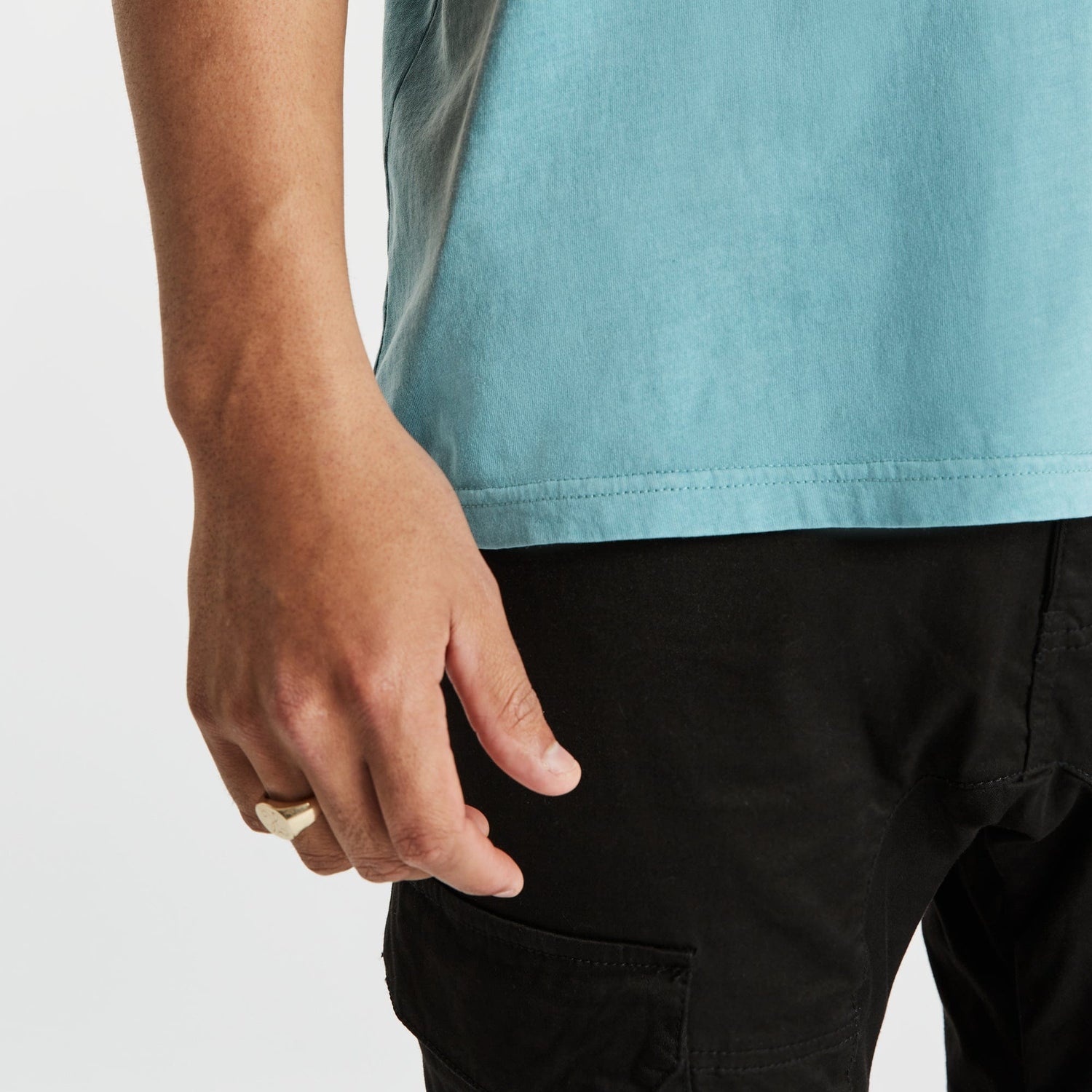 Undivided Cape Back T-Shirt Pigment Cameo